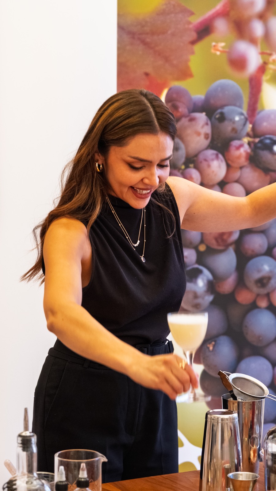 Mixing pisco cocktails